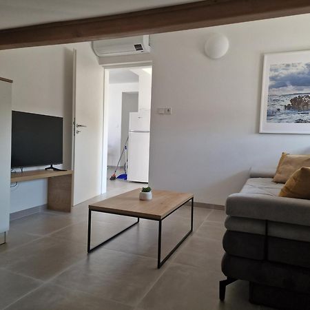 Apartmani Devcic Palit Exterior photo