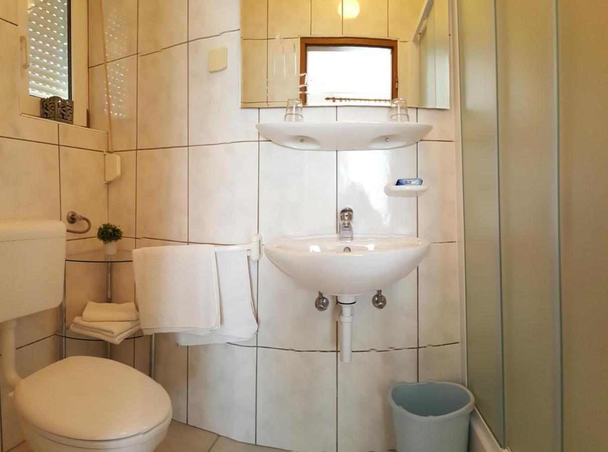 Apartmani Devcic Palit Exterior photo