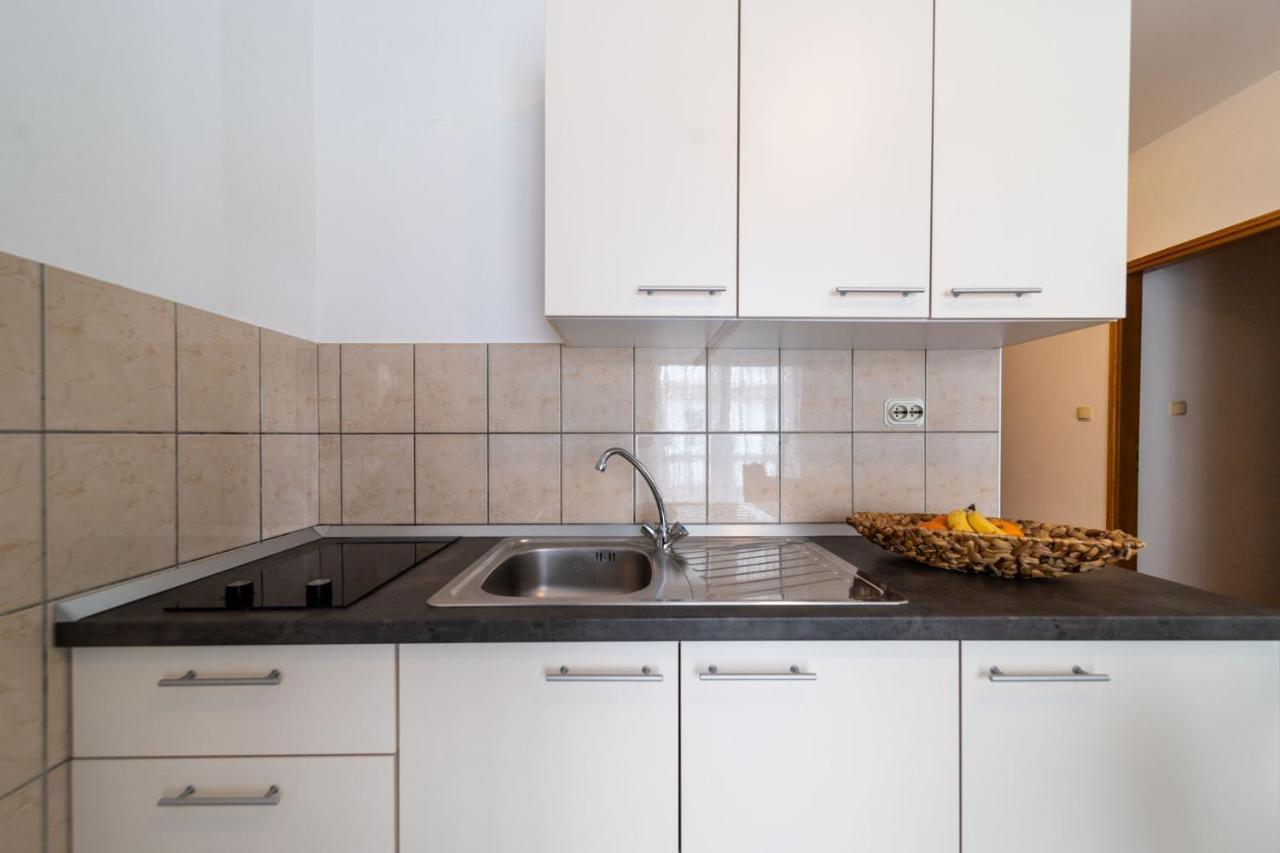 Apartmani Devcic Palit Exterior photo